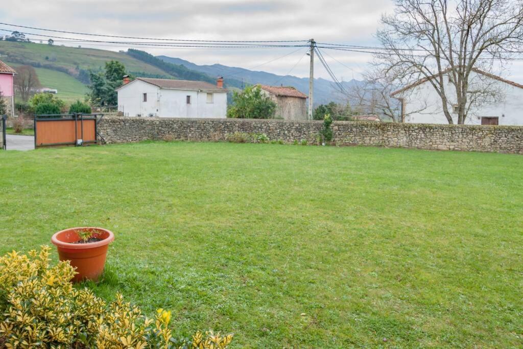 Villa La Casona De La Bisa Colombres Exterior foto